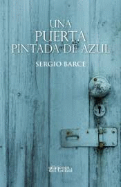 UNA PUERTA PINTADA DE AZUL
